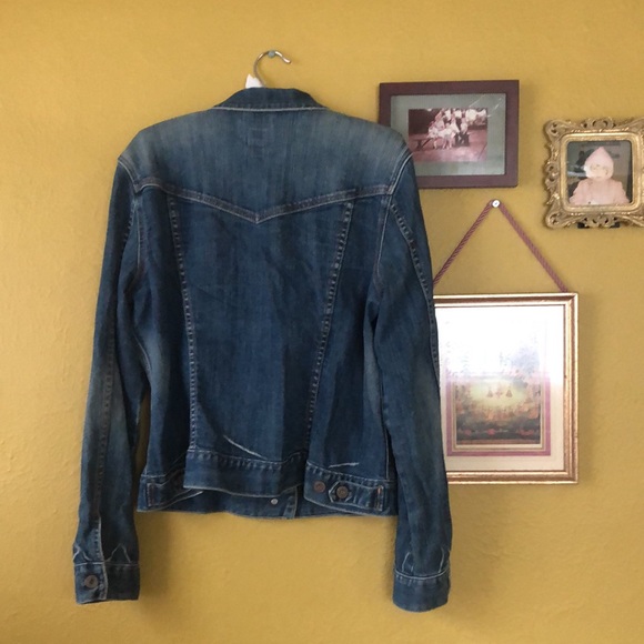 Like New Gap Jean Jacket Women’s Large - Picture 5 of 6